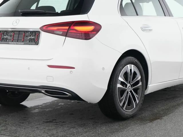 Mercedes-Benz A 200 A 200 Advanced+ AUTOM*AHK*MEMORY*AMBIENTE*RFK*..