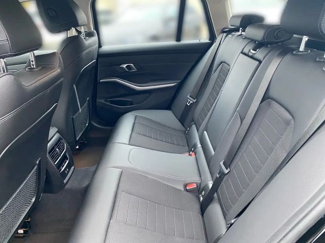 BMW 330 330e Touring