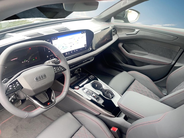 Audi A6 Avant Quattro S-Tronic