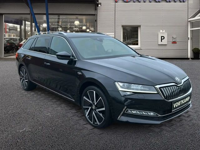 Skoda Superb Combi iV