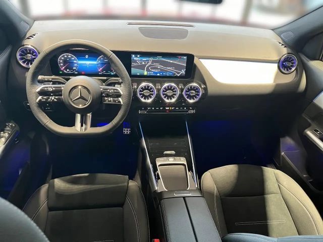 Mercedes-Benz GLA 200 AMG Line