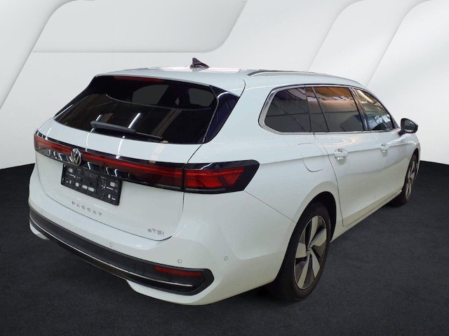 Volkswagen Passat 1.5 eTSI Business DSG Variant