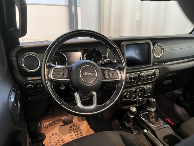 Jeep Wrangler Sahara