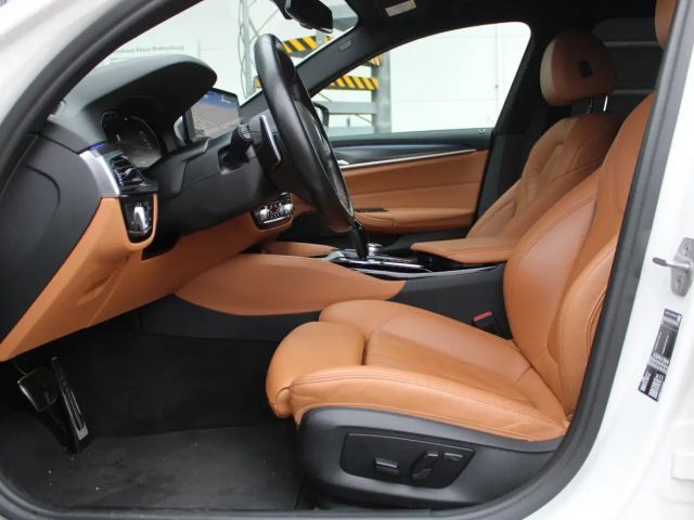 BMW 520 520d M-Sport Touring