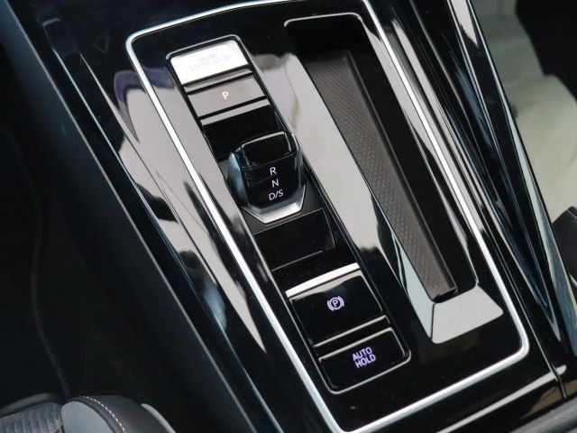 Volkswagen Golf DSG Golf VIII R-Line Variant