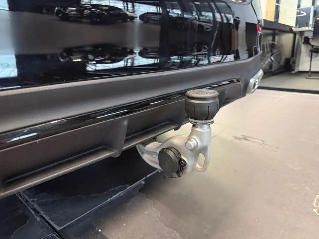 Mercedes-Benz E 220 AMG Line E 220 d Sedan