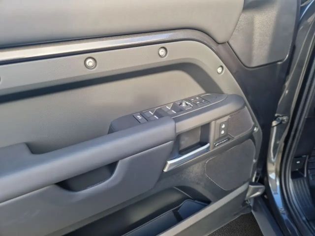 Land Rover Defender 110 D300 Dynamic HSE