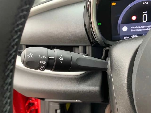 Fiat 600e 1.2 DCT Hybrid PDC Kamera Klimaautomatik CarPlay