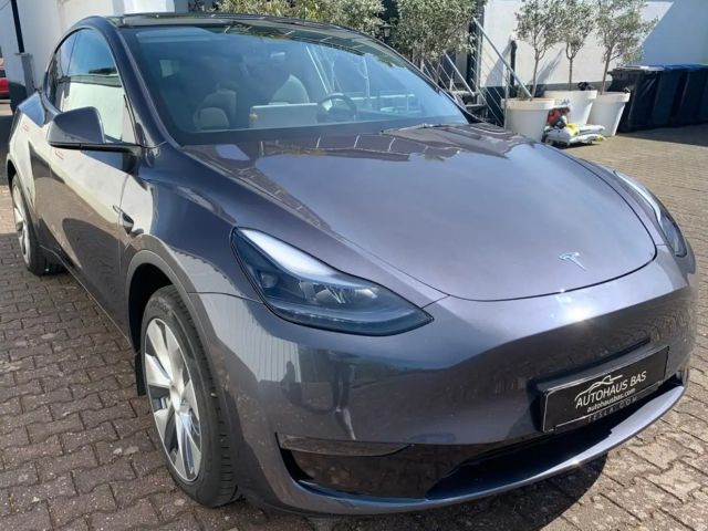 Tesla Model Y AWD Long Range