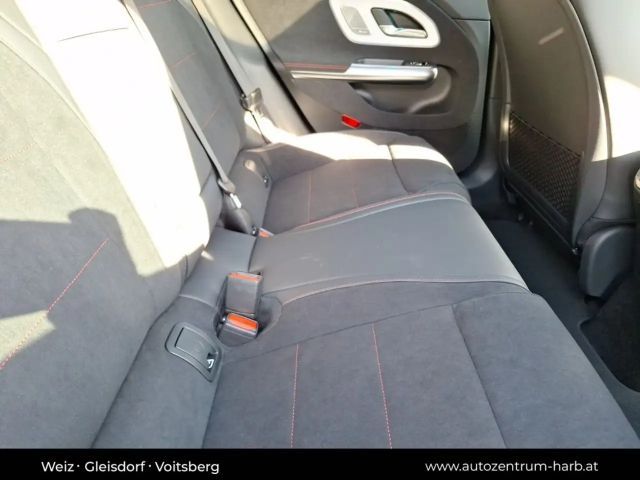 Mercedes-Benz CLA 350 4MATIC