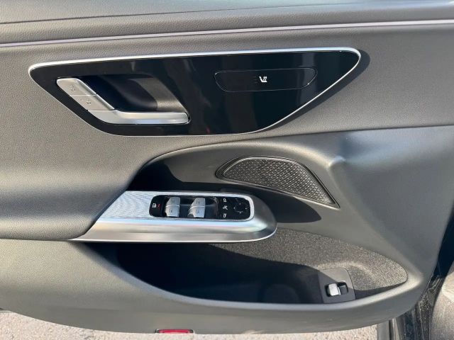 Mercedes-Benz E 220 AVANTGARDE E 220 d Estate