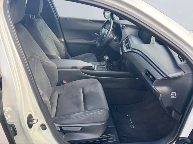 Lexus UX 250h Style Edition