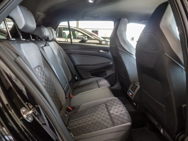 Volkswagen Golf 2.0 TSI Golf VIII R-Line