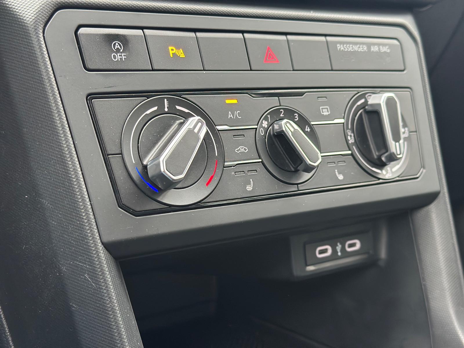 Volkswagen T-Cross TSI*LED*Parksens*Verkehrsz*1.Hand*Allwet