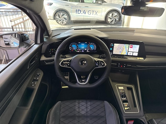 Volkswagen Golf 1.5 eTSI DSG R-Line