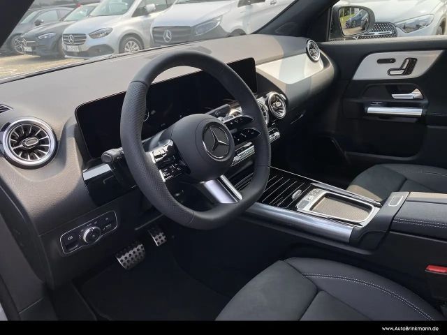 Mercedes-Benz GLA 200 AMG Line