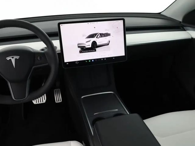 Tesla Model Y AWD Dual Motor Performance