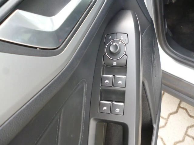 Ford Focus Cool & Connect Wagon