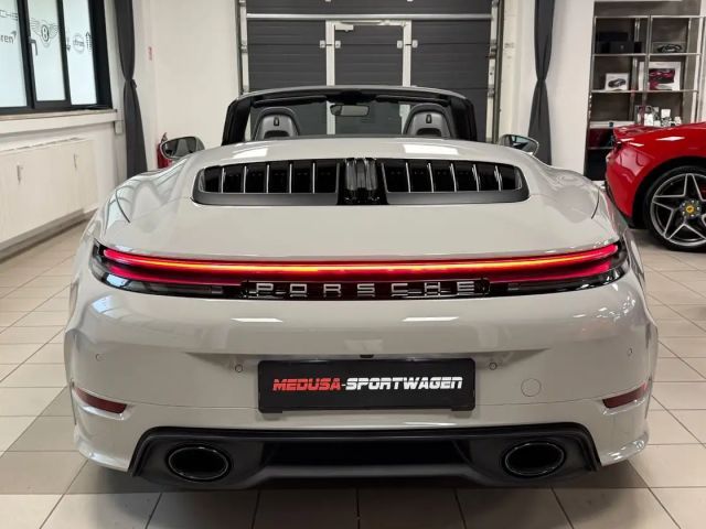 Porsche 992 Cabrio Carrera