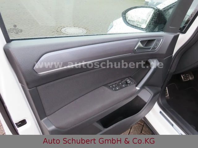 Volkswagen Touran 1.5 TSI DSG Highline R-Line