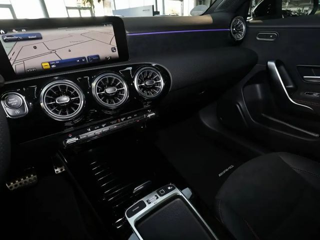 Mercedes-Benz A 200 AMG Line