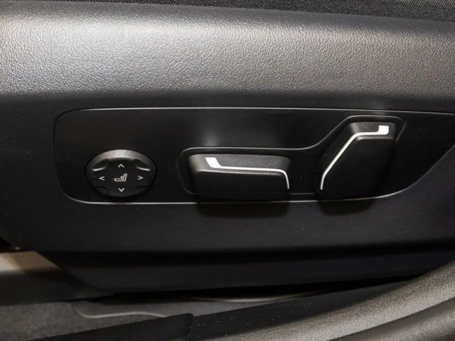 BMW 520 520d M-Sport Sedan