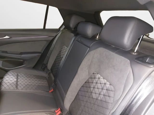 Volkswagen Golf 1.5 eTSI DSG R-Line