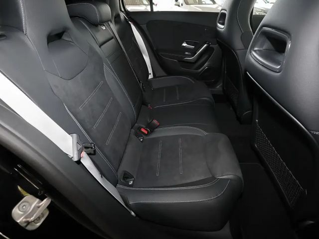 Mercedes-Benz A 250 4MATIC AMG Line