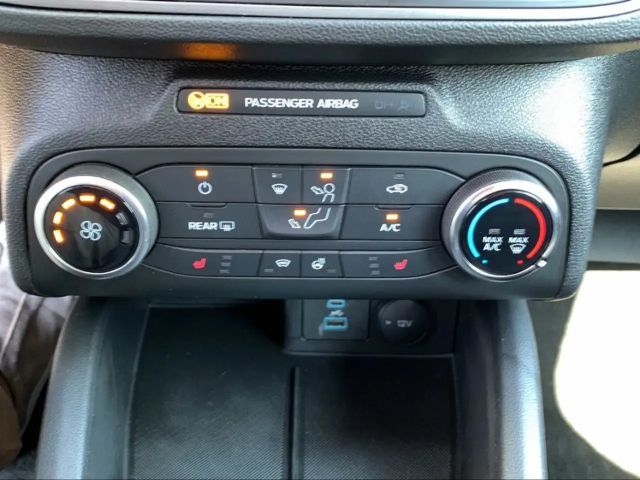 Ford Focus Cool & Connect Wagon