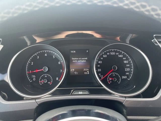 Volkswagen Touran 1.5 TSI R-Line