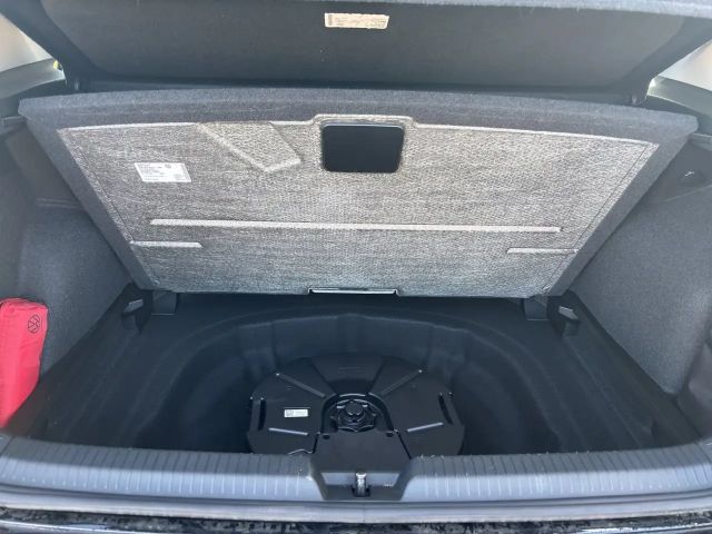 Volkswagen Golf 1.5 eTSI DSG Life