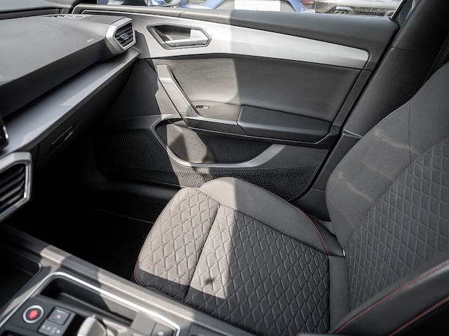 Seat Leon 1.5 eTSI FR-lijn Sportstourer