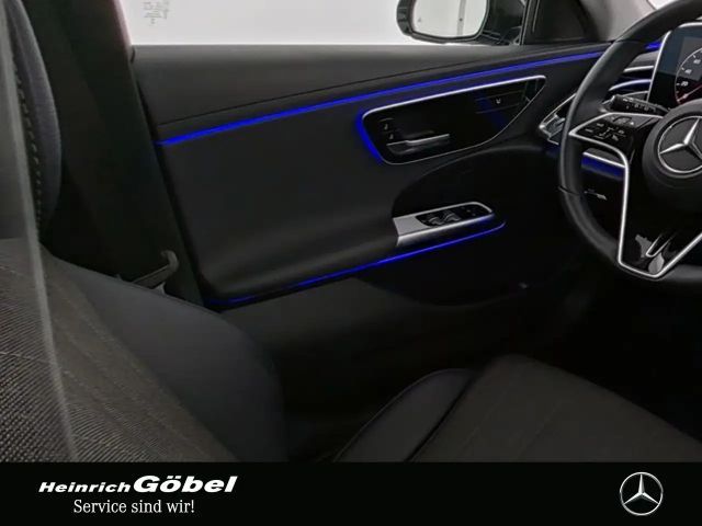 Mercedes-Benz E 220 AVANTGARDE E 220 d