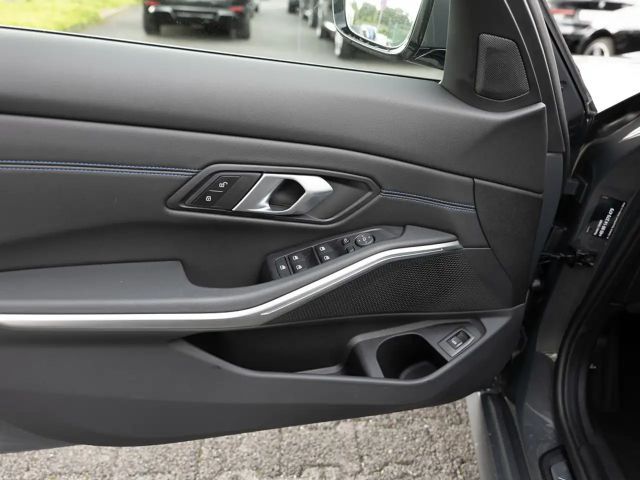 BMW 320 320d M-Sport Sedan xDrive