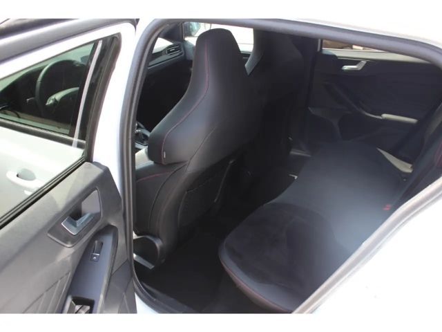 Ford Focus ST Line Wagon