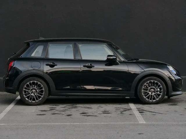MINI Cooper Essential Trim