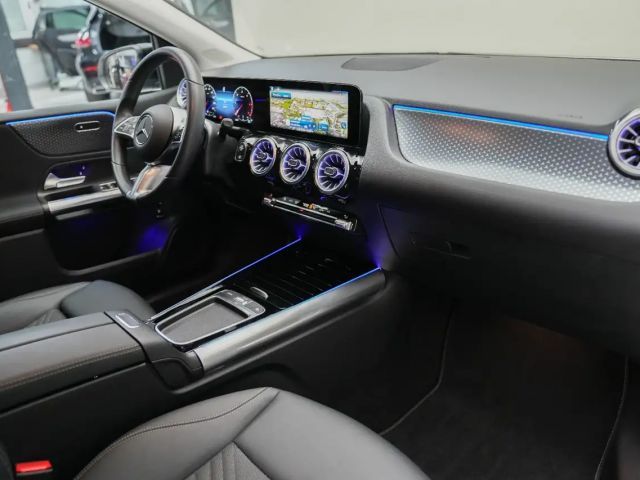 Mercedes-Benz B 180 B 180 d Sedan