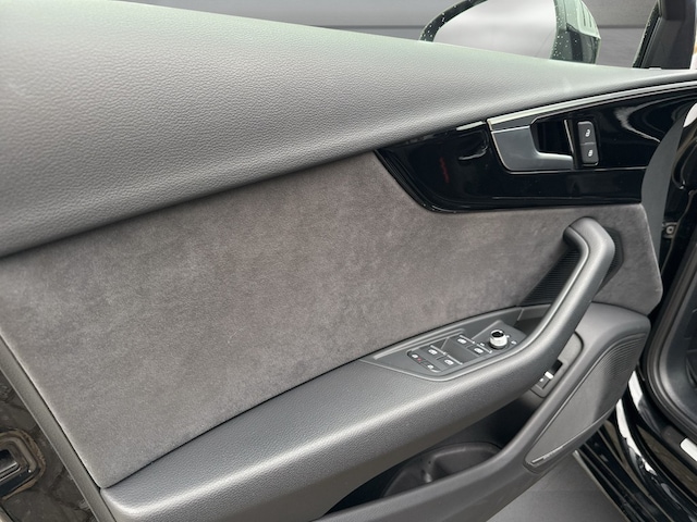 Audi A4 40 TFSI Avant Quattro S-Line S-Tronic