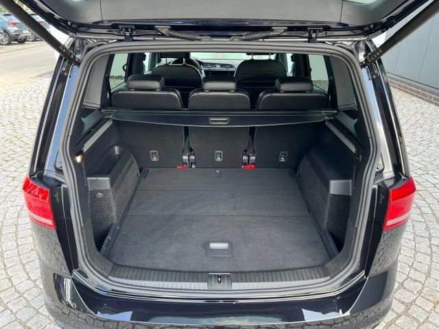 Volkswagen Touran 2.0 TDI DSG IQ.Drive