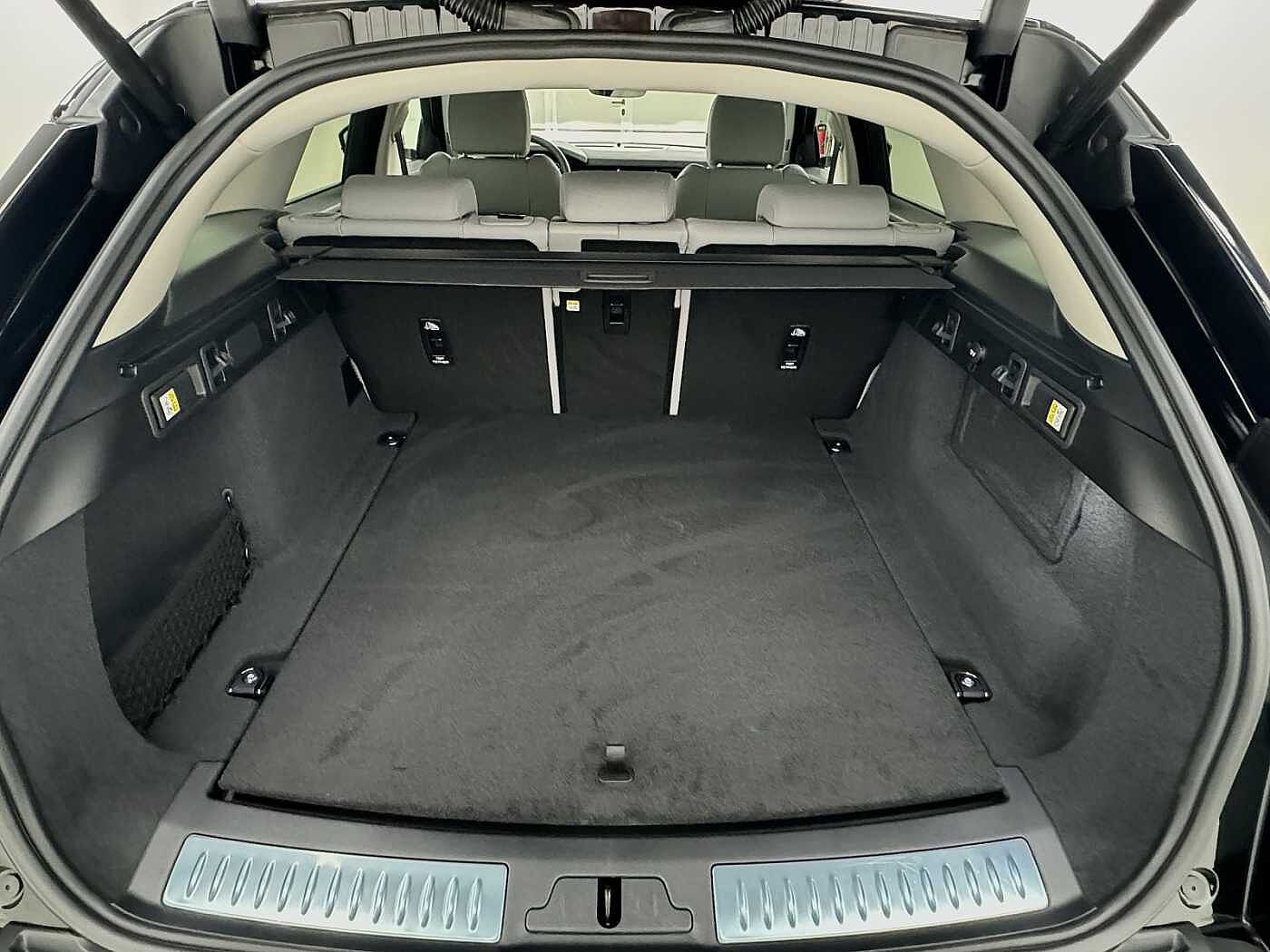 Land Rover Range Rover Velar Dynamic SE