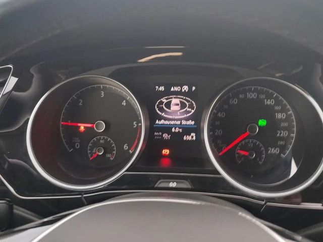 Volkswagen Touran 2.0 TDI Highline