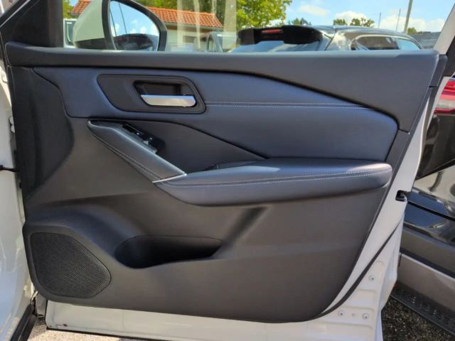 Nissan Qashqai Premiere Edition Panorama Klima ACC Navi Kamera LE