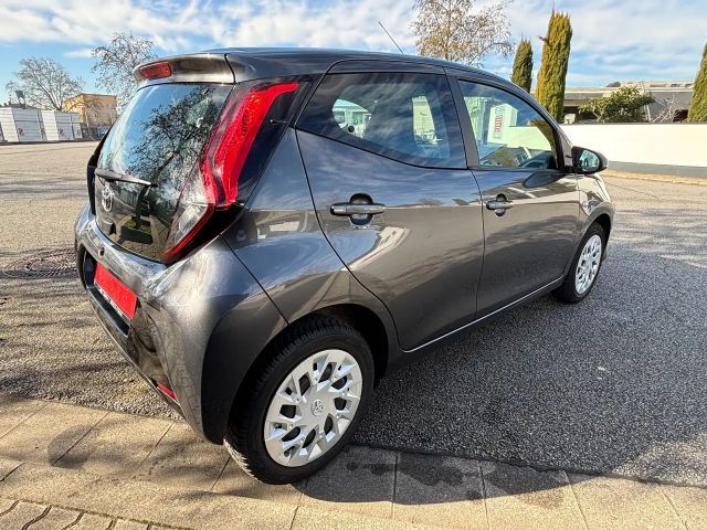 Toyota Aygo Hatchback Play X-play