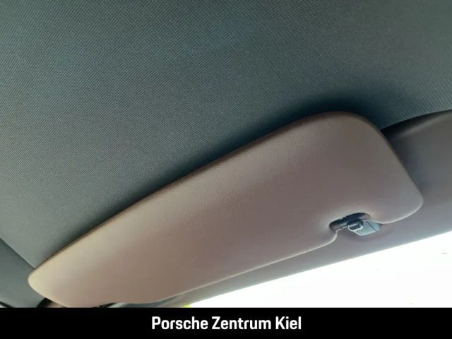 Porsche 992 4 Coupé GTS Targa