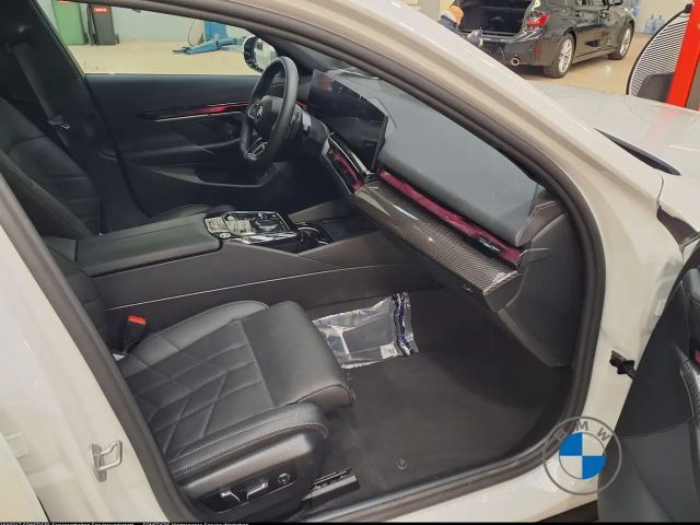 BMW 520 520d M-Sport Sedan