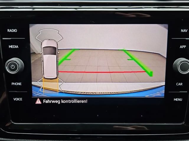 Volkswagen Touran 1.5 TSI DSG IQ.Drive R-Line