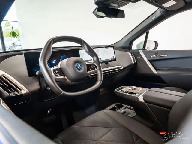 BMW iX xDrive