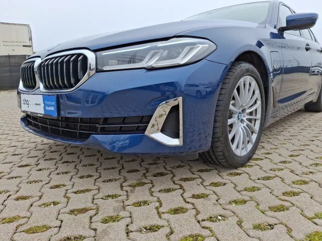 BMW 530 530e Luxury Line Sedan