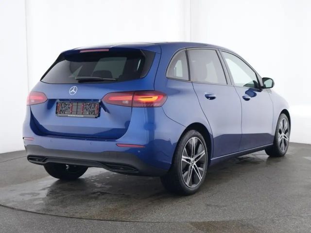 Mercedes-Benz B 200 Progressive Sedan
