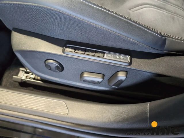 Volkswagen Golf DSG Golf VIII Style Variant